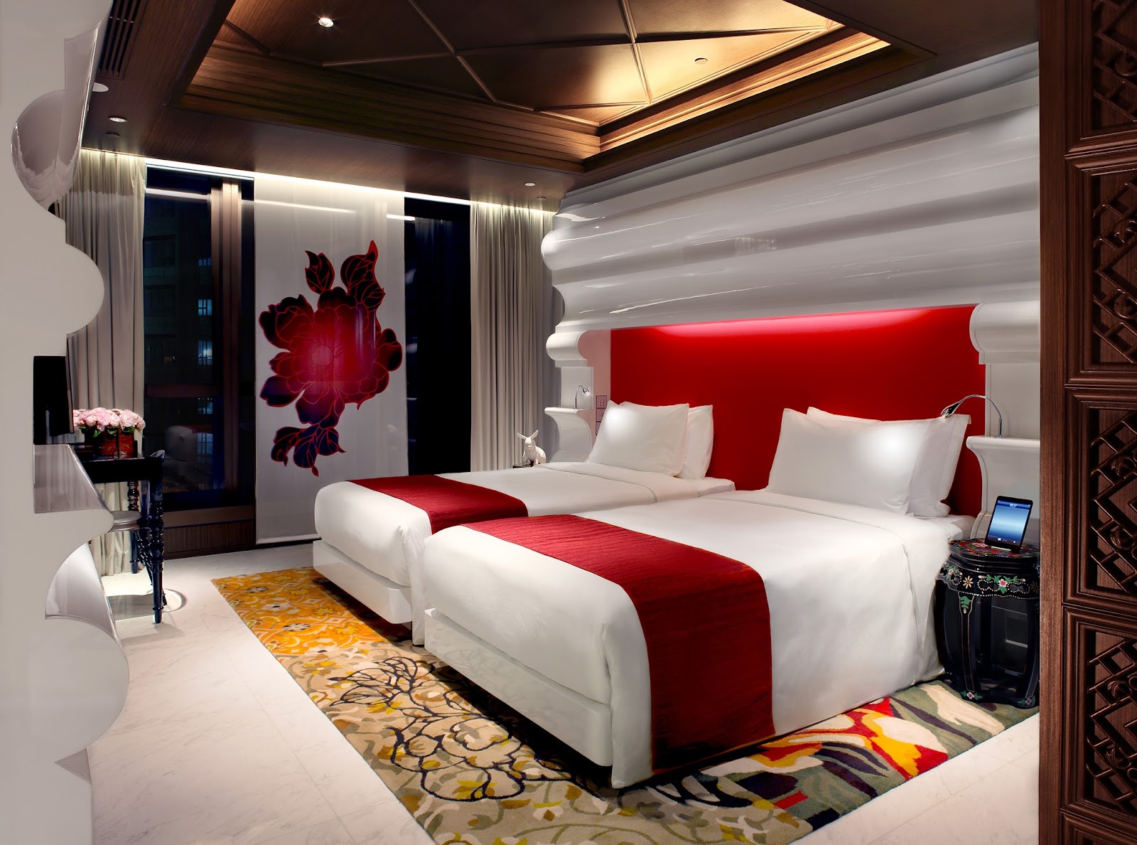Mira Moon Hotel