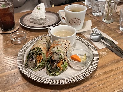 Modernark pharm cafe