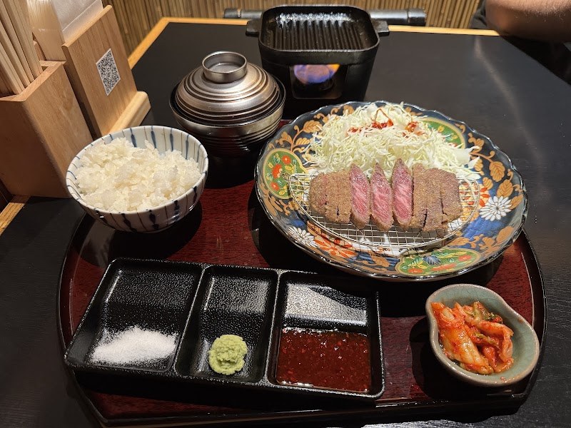 Halal Wagyu Ramen, Burger, Gyukatsu & Vegan – GYUMON Tsutenkaku Osaka