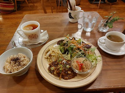Modernark pharm cafe